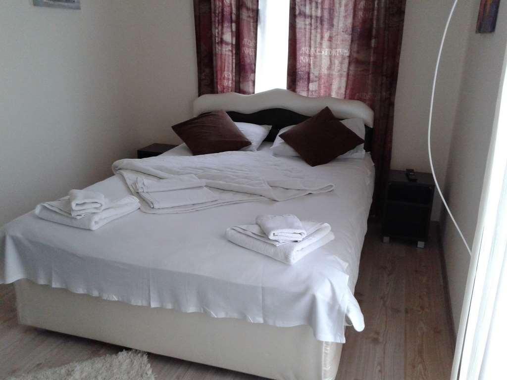 Guesthouse Vila DND Niska Banja Værelse billede